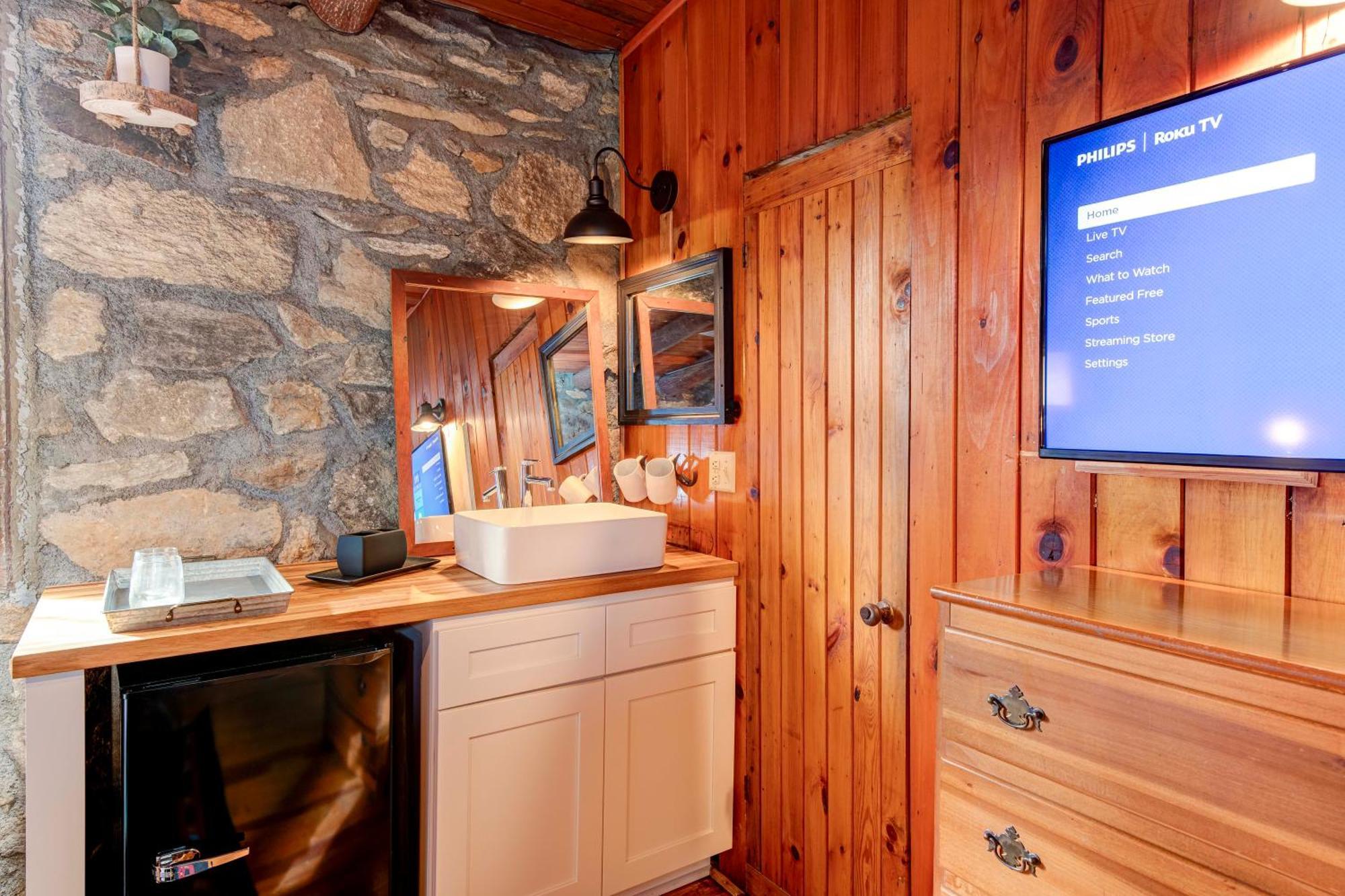 The Furry Lodge Double Ste 2&3 Waynesville Εξωτερικό φωτογραφία